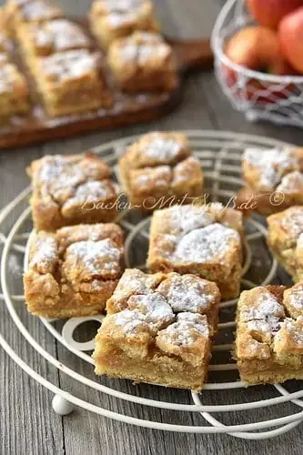 gedeckter-apfelkuchen web.webp