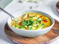 haehnchen-curry-lauch-suppe-3265837201.webp