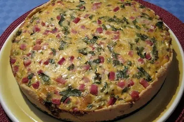 quiche-mit-schinkenwuerfeln-3686316702.webp