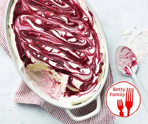 Sauerrahmglace mit Kirschen-Swirl.webp