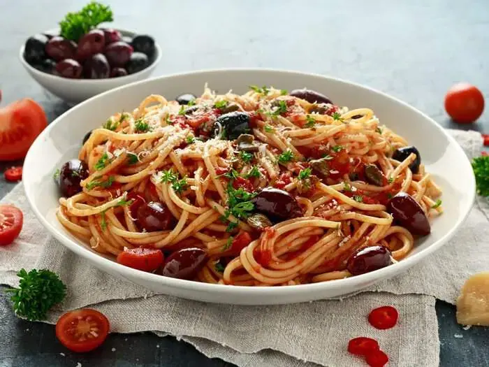 spaghetti-alla-puttanesca@2x.webp