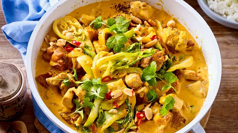 chicken-curry-pot-f9233301-lecker-03-2024,id=8ca804a6,b=lecker,w=770,ca=0,11.47,100,86.4,rm=sk.webp