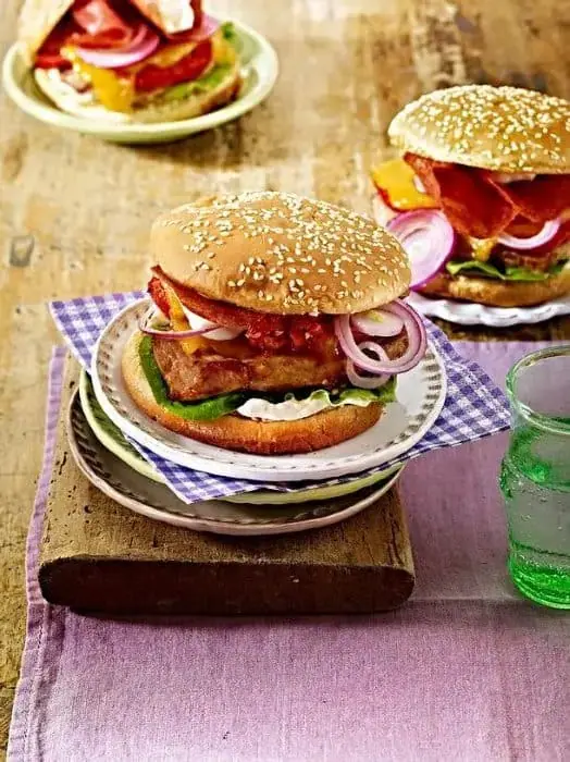 schnitzel-cheeseburger-F5145103_id_3b6d63a3_b_lecker_w_610_cg_c-3016058244-1.webp