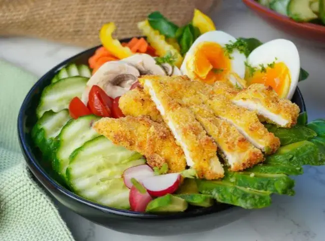 fettarmes-schnitzel-salat.webp