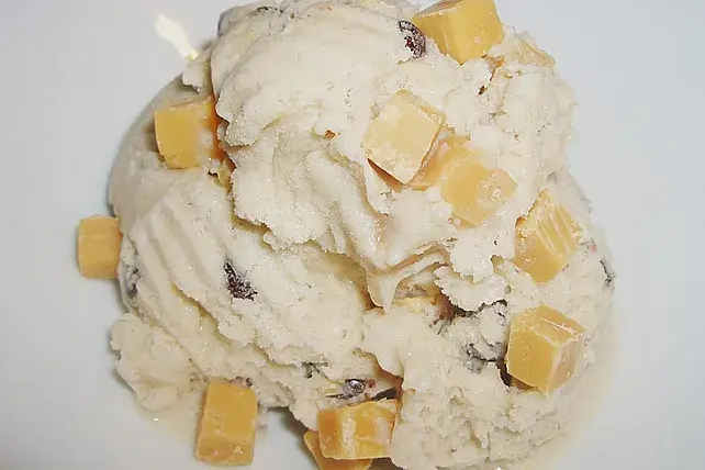 bananen-karamell-eis.webp