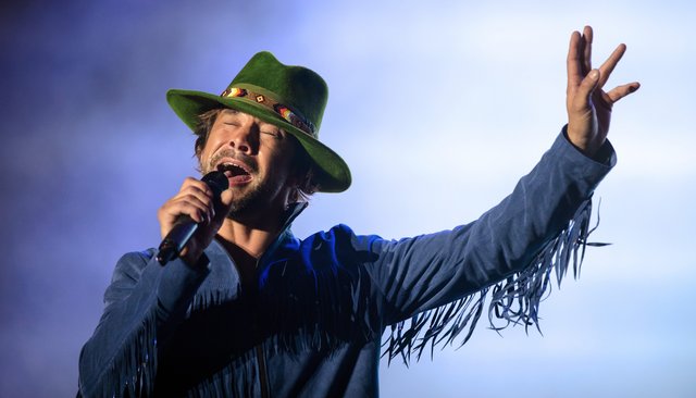 jamiroquailivethumbnail2-e1485535216695.jpg