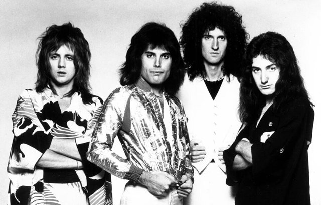 960px-Queen-A-Night-At-The-Opera-1975-Elektra-publicity-photo-02.jpg
